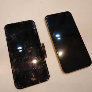iPhoneXR 液晶交換修理