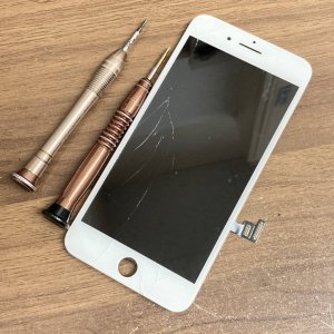 iPhone8 フロントパネル交換修理