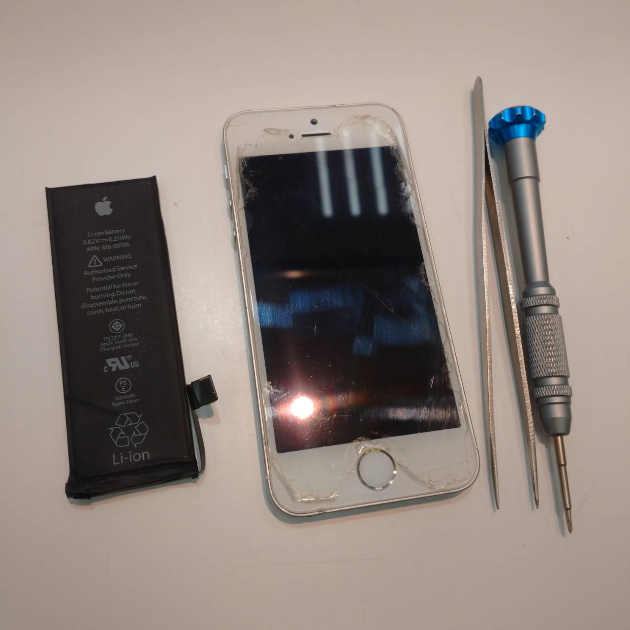 iPhoneSEバッテリー交換修理