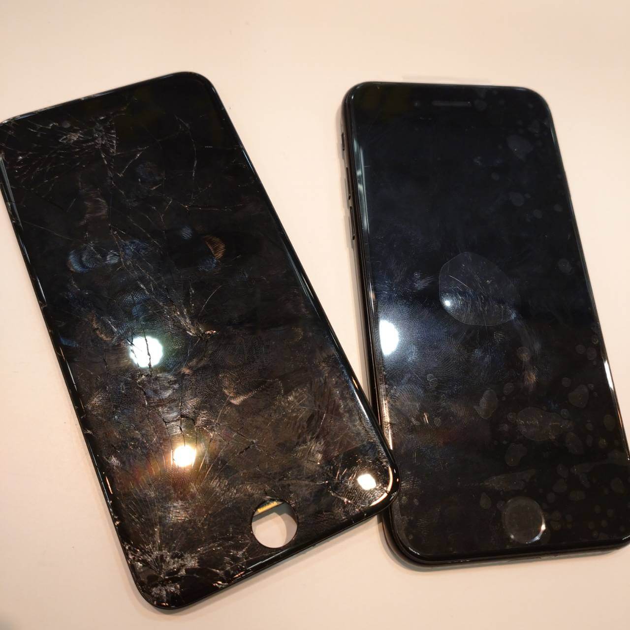 iPhone7パネル交換修理