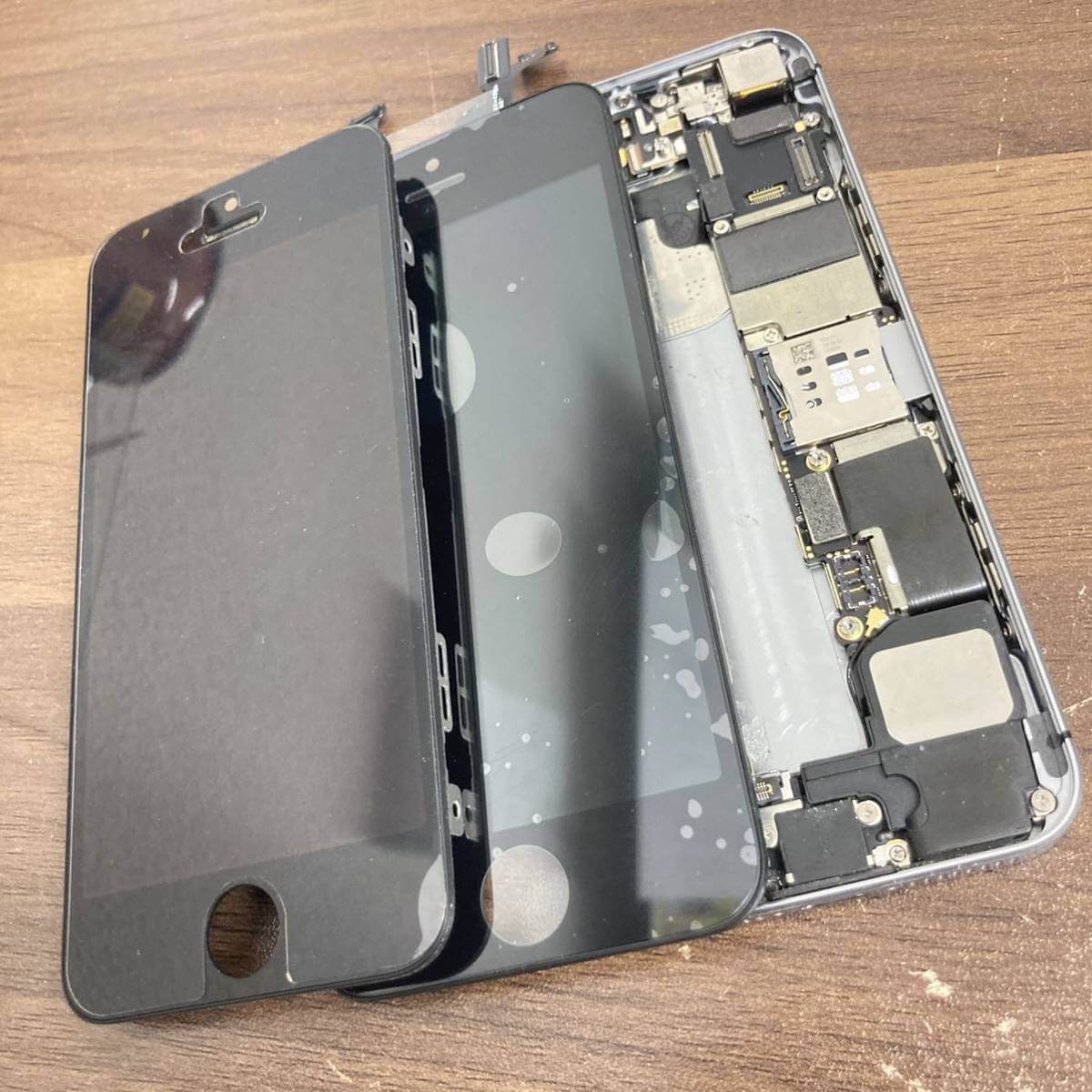 iPhoneSE 液晶画面 交換修理