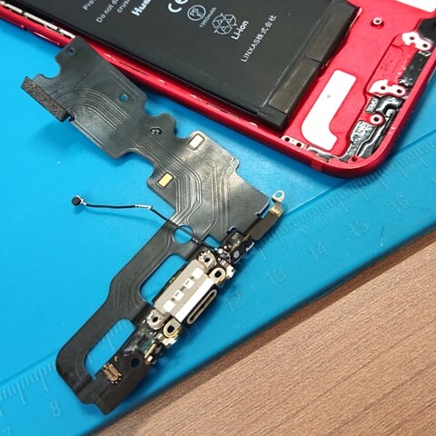 iPhone7 ライトニング交換