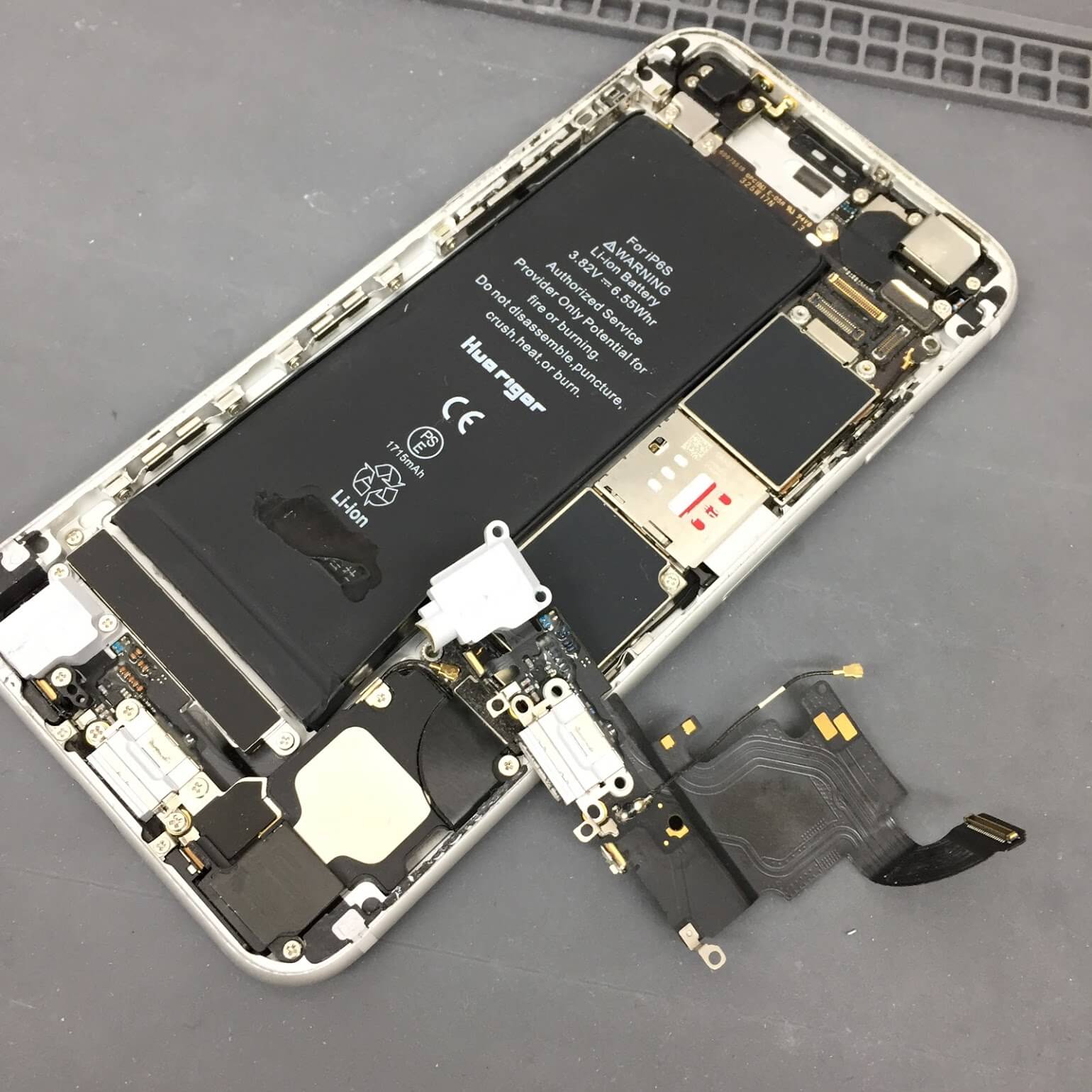 iPhone 6S ライトニング修理