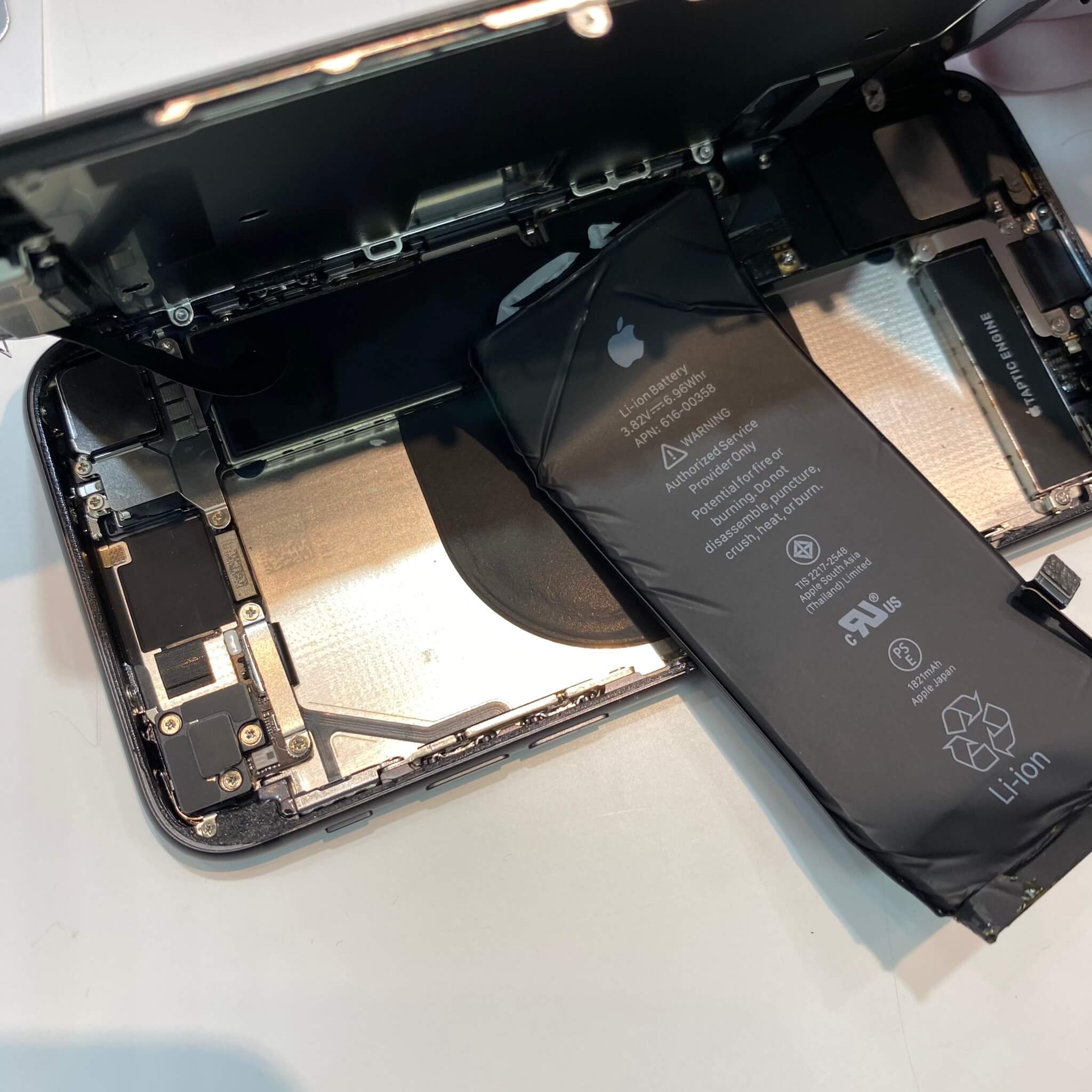 iPhone8バッテリー交換修理