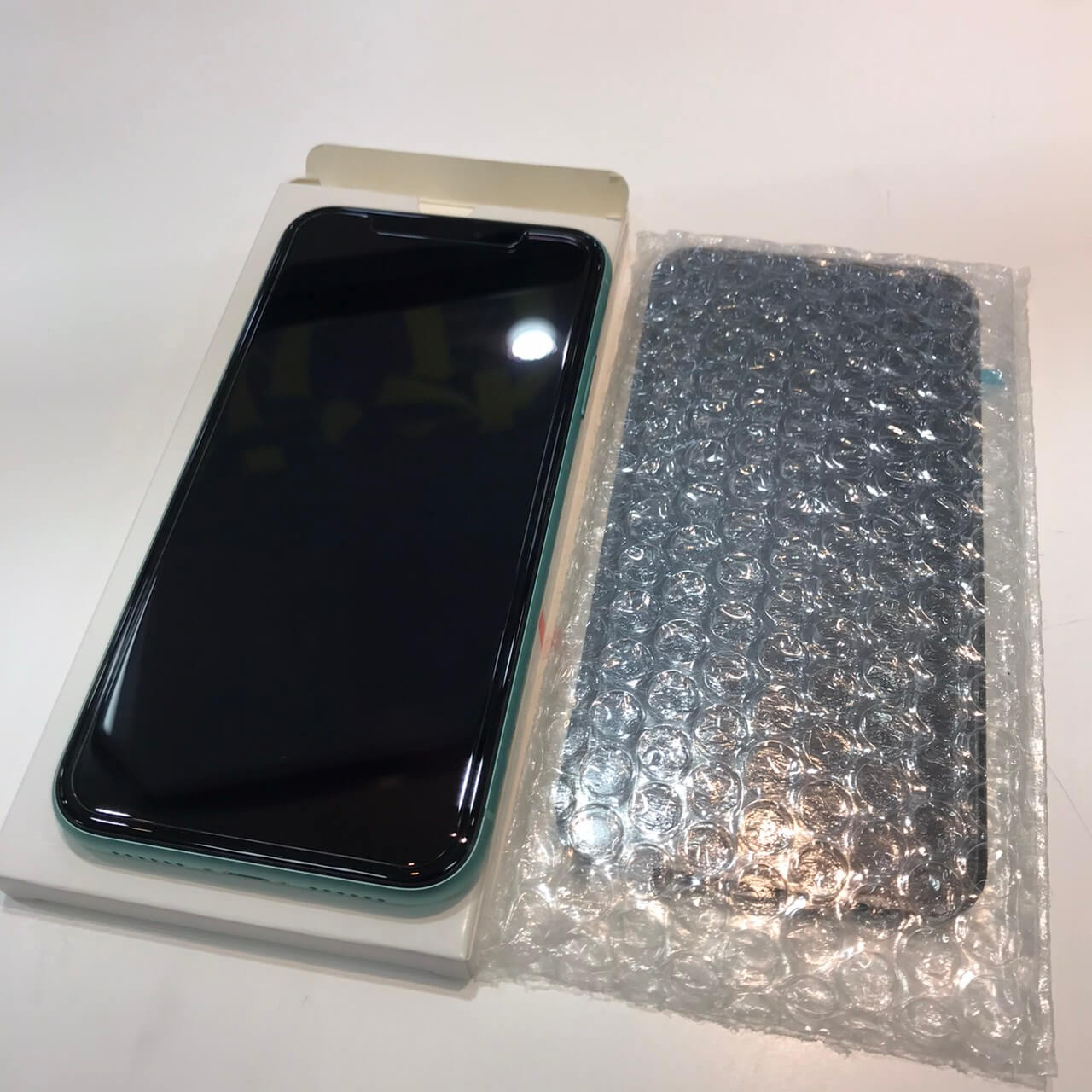 iPhone11パネル交換修理
