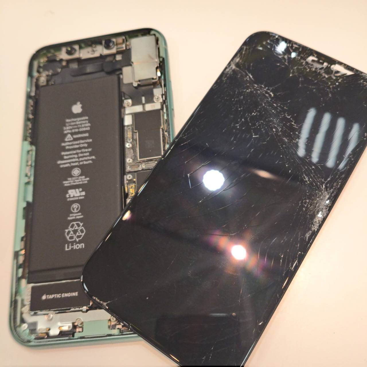 iPhone11液晶交換修理