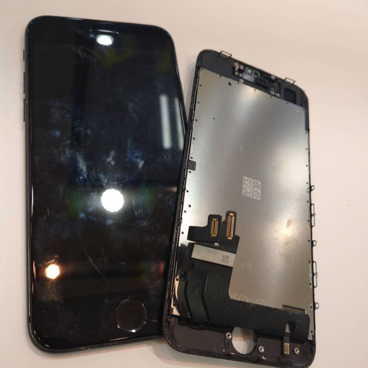 iPhone8パネル交換修理