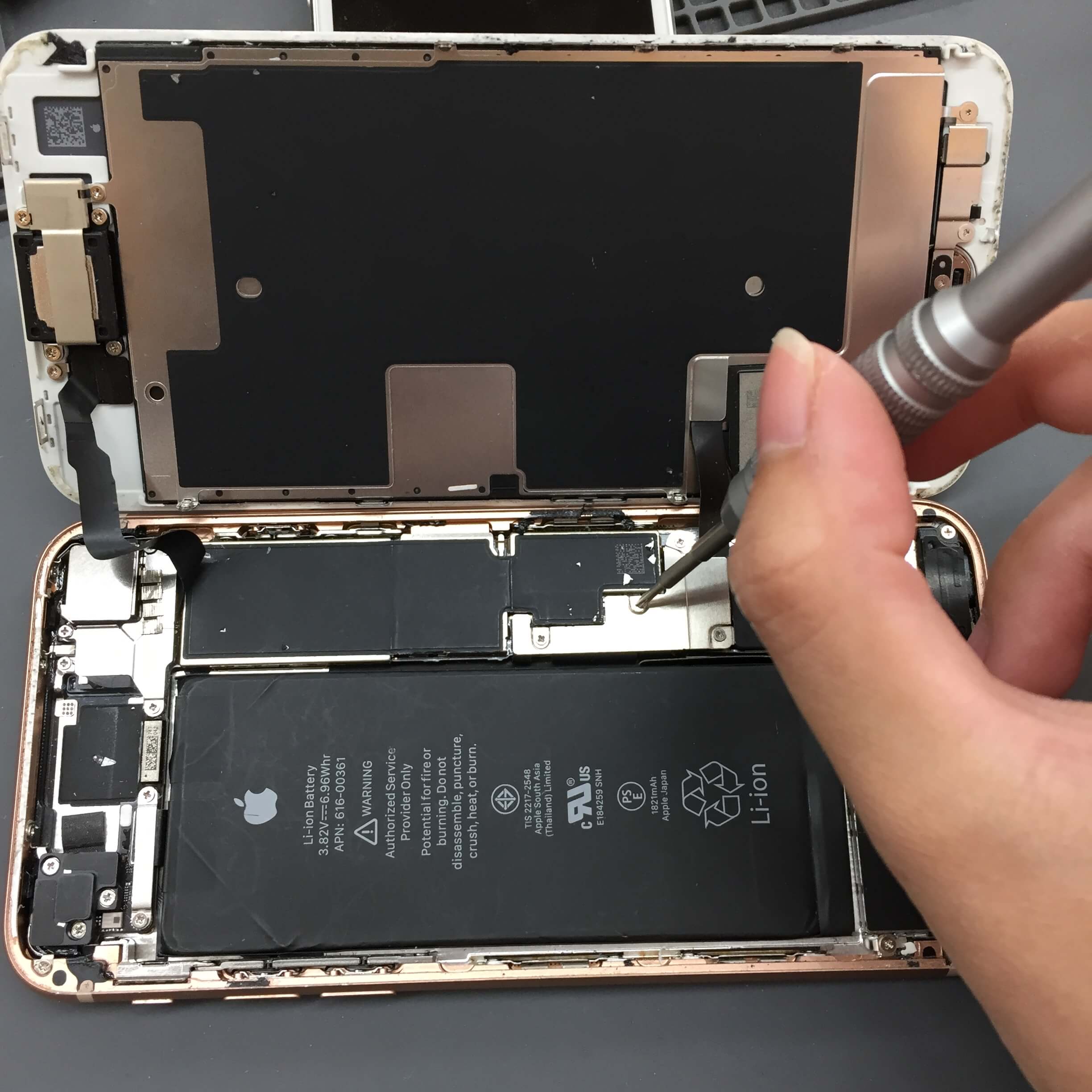 iPhone8 液晶交換