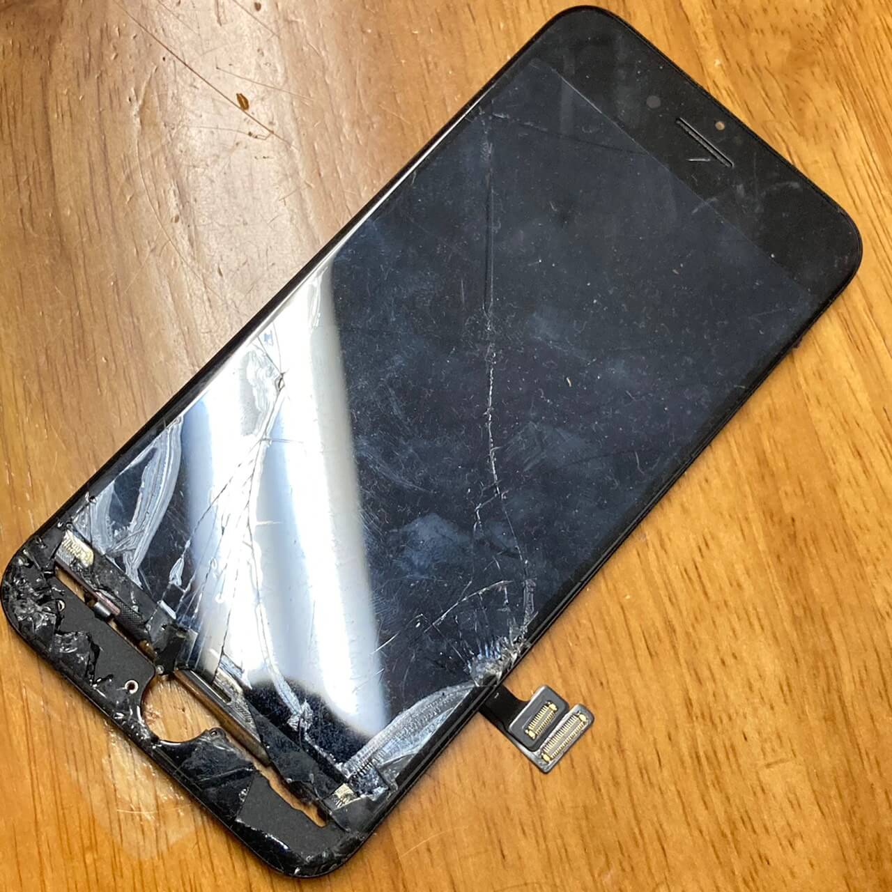 iPhone8 液晶交換 修理 画面割れ