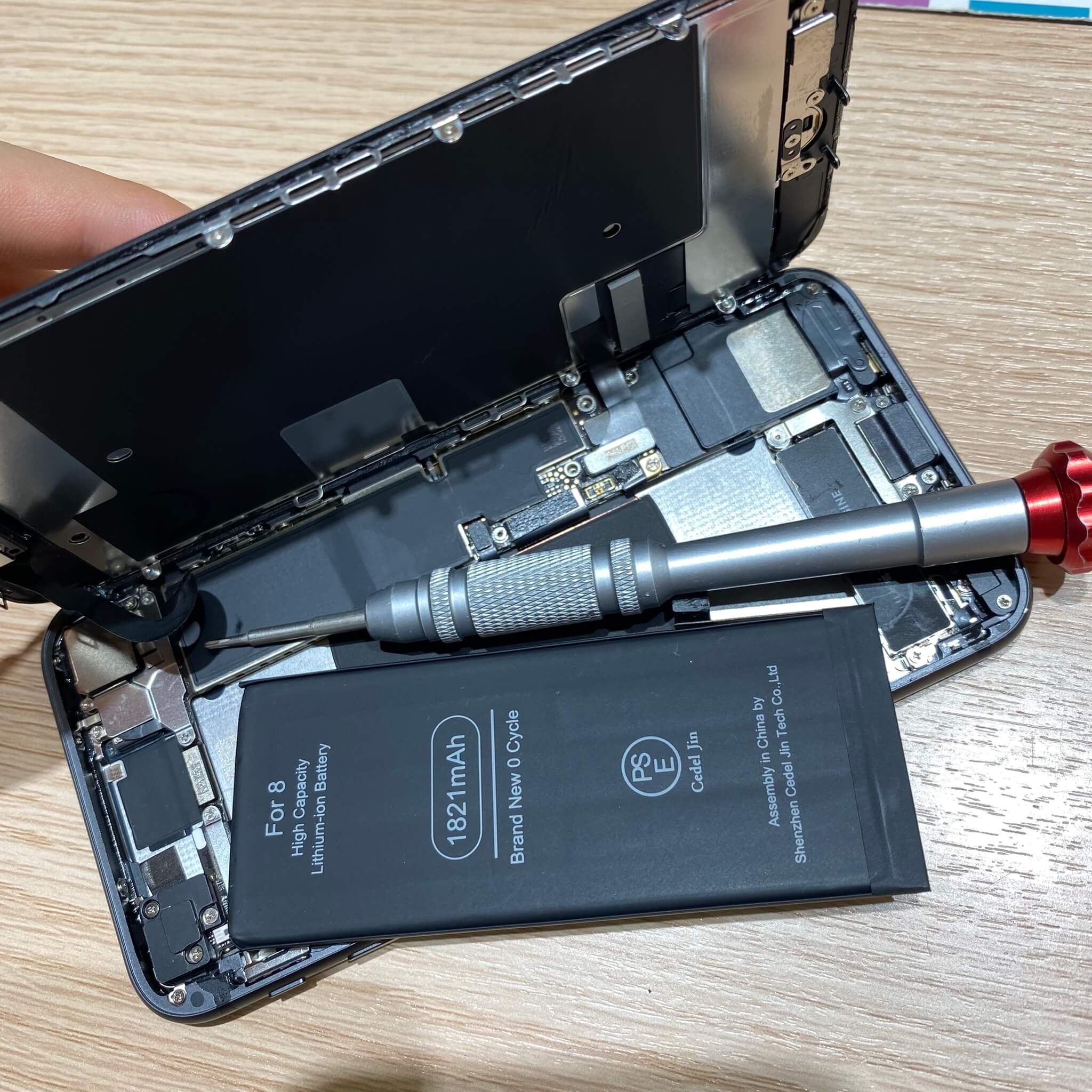 iPhone8バッテリー交換修理