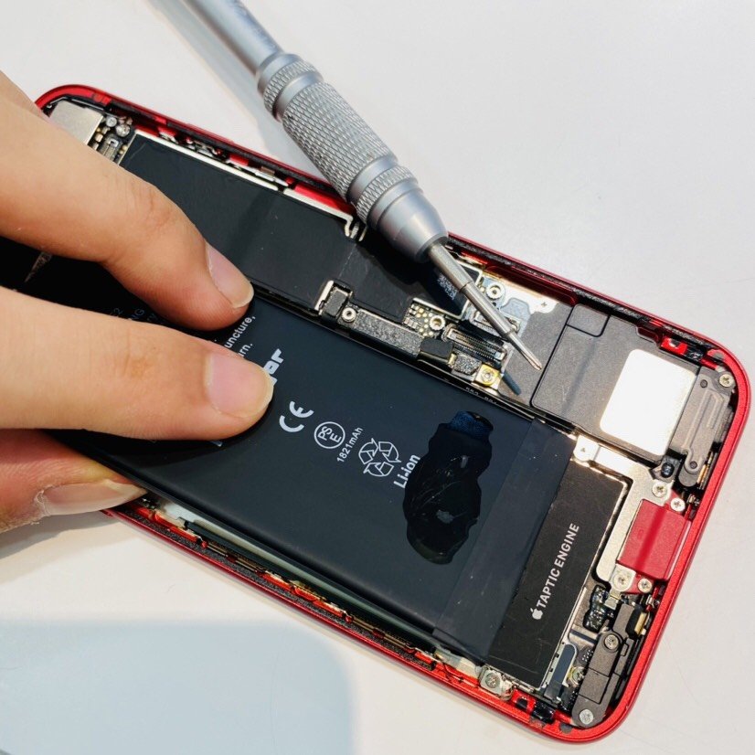 iPhone SE2 バッテリー交換済み - ソフトバンク