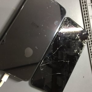 iPhoneXSMAX　ガラスパネル交換