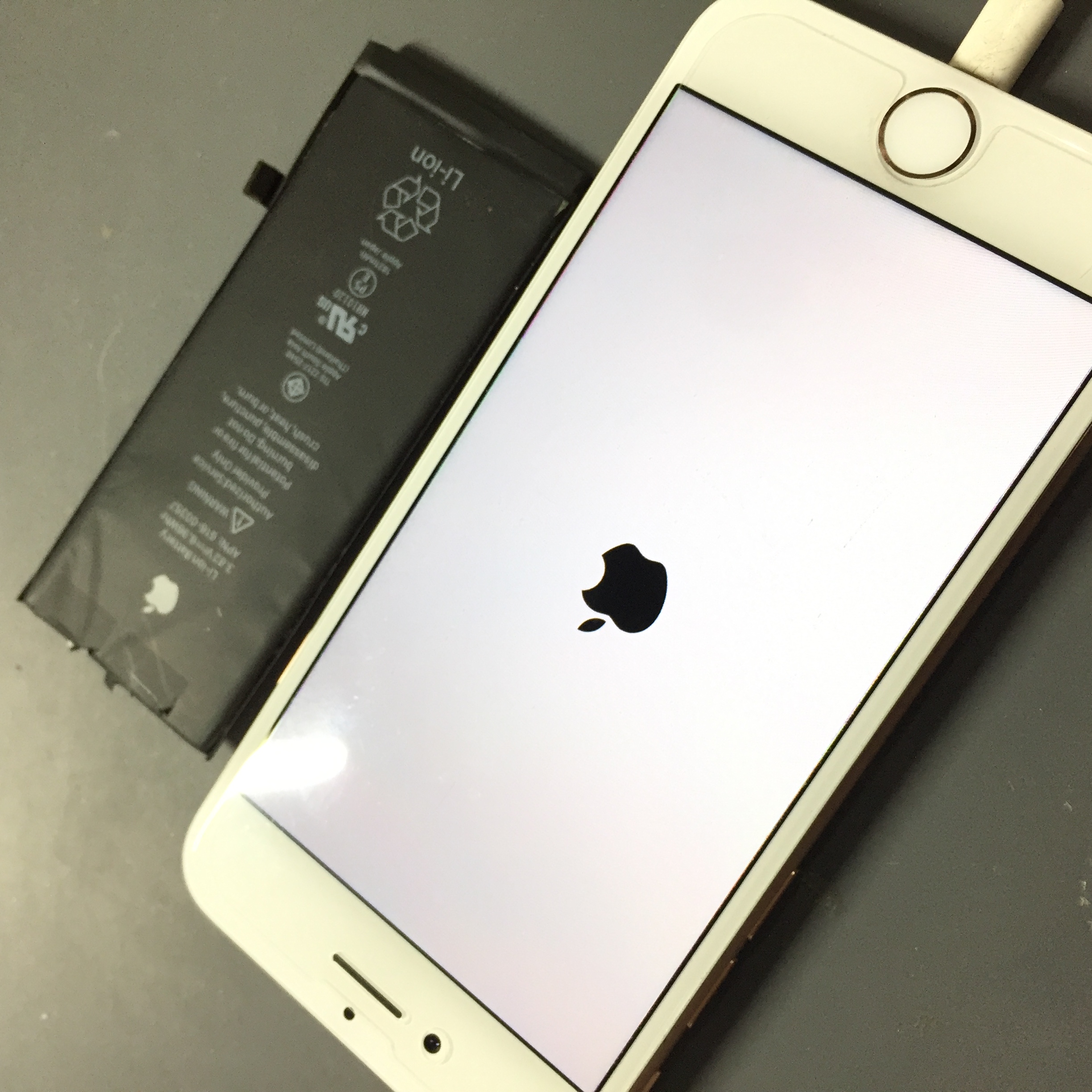 iPhone8 バッテリー交換