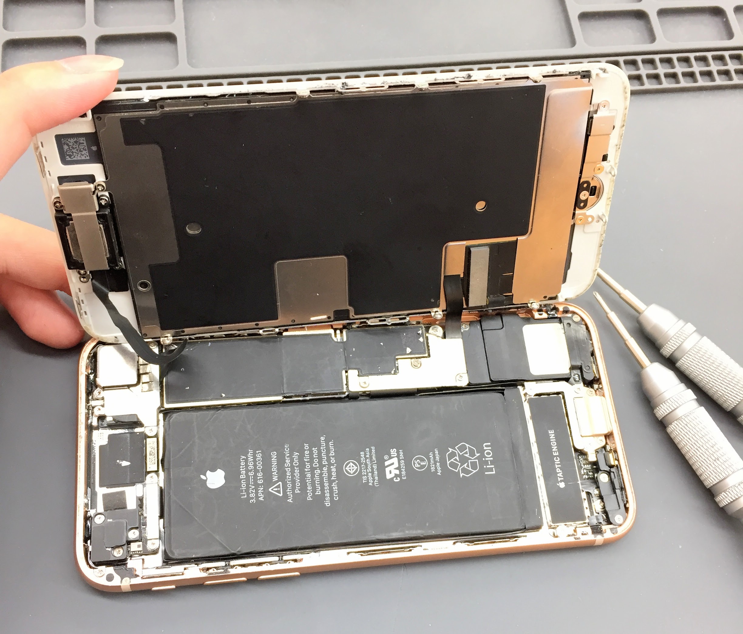 iPhone8 バッテリー交換