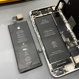 iPhone8　アウトカメラ＆バッテリー交換