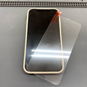 iPhone11 強化ガラスの貼り付け