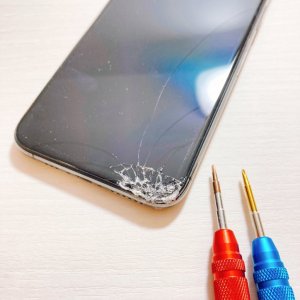 iPhoneXS フロントパネル交換