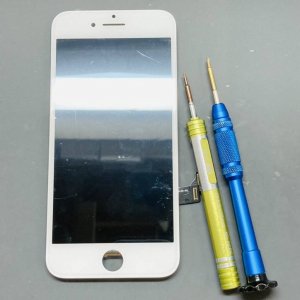 iPhone8 フロントパネル交換