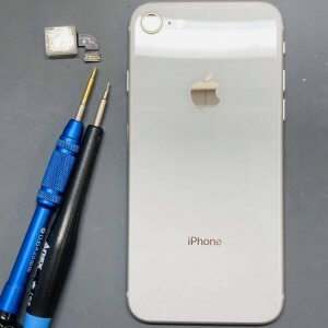 iPhone8 アウトカメラ修理