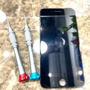 iPhone8Plus 液晶交換修理