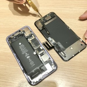 iPhone11液晶交換修理