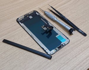 iPhoneXS フロントパネル交換
