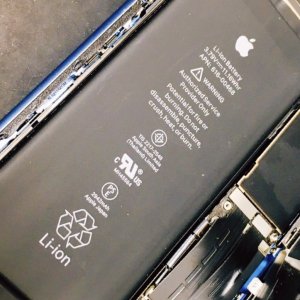 iPhone XR バッテリー交換