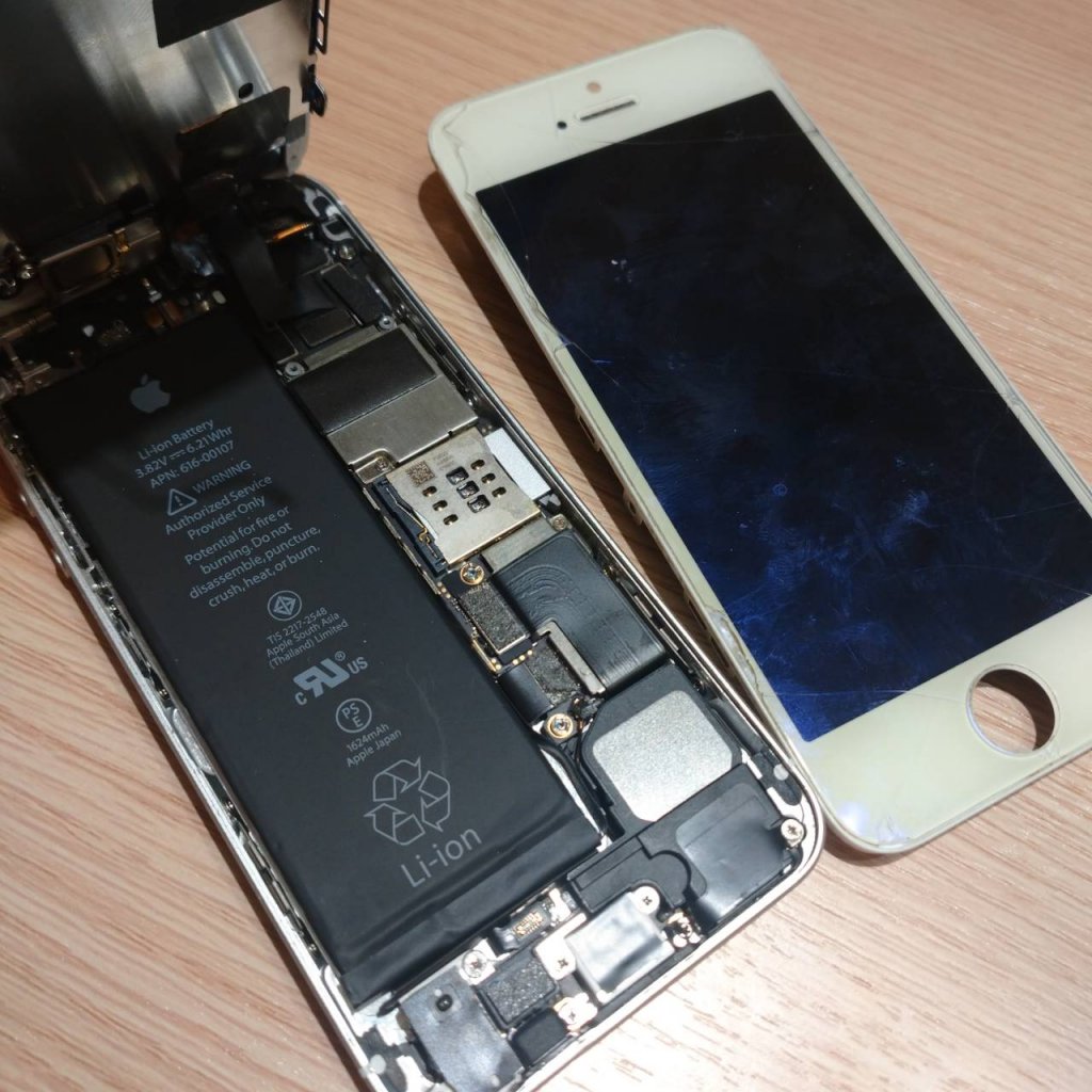 iPhoneSE液晶交換修理
