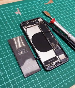 iPhone8 バッテリー交換