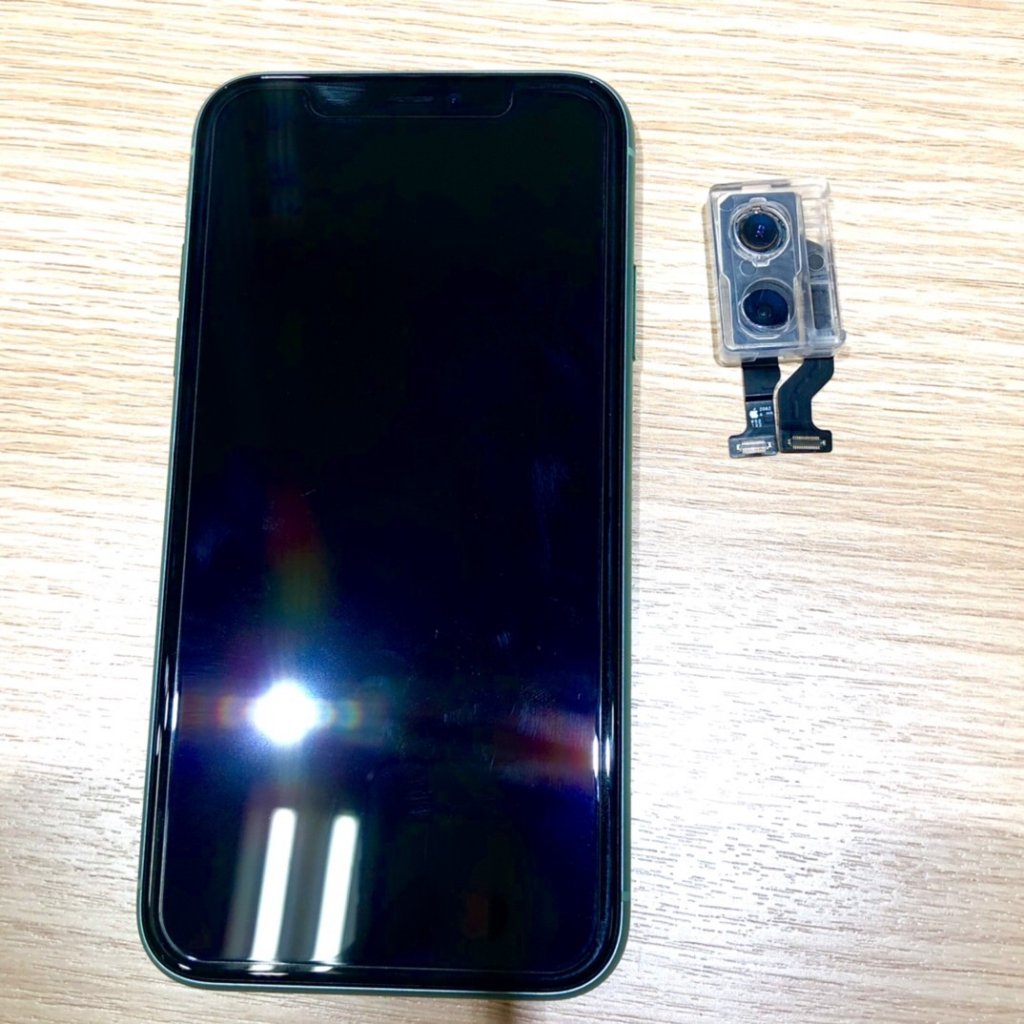iPhone11 アウトカメラレンズ修理
