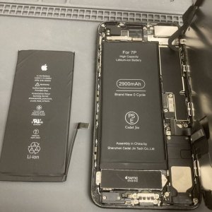 iPhone7+ バッテリー 交換修理