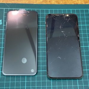iPhone XS　液晶交換　修理実績