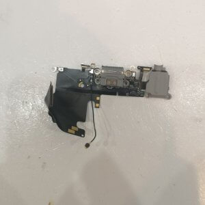 iPhone 6S ライトニング修理