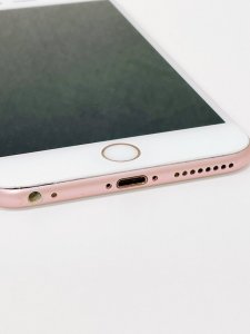 iPhone7Plus　ライトニング清掃