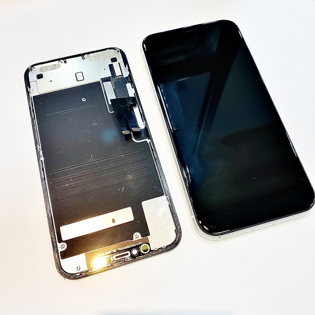 iPhone11 液晶交換