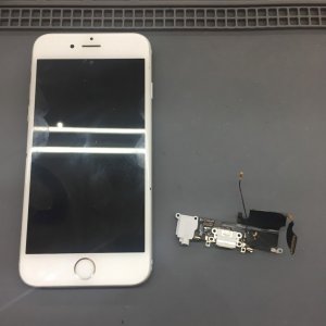 iPhone6s ライトニング修理