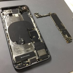 iPhone8 水没修理