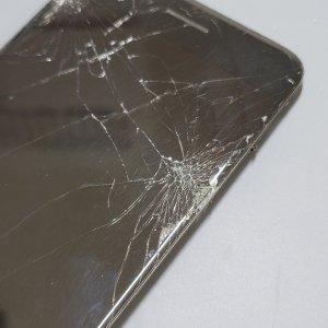 iPhone8Plus 画面割れ修理
