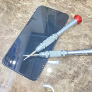 iPhone XS 液晶交換修理