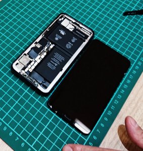 iPhoneXS パネル交換