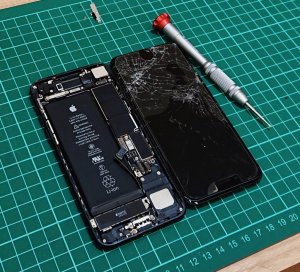 iPhone7 フロントパネル交換