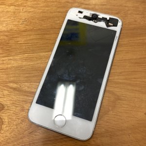 iPhone5S 画面割れ ガラス割れ フロントパネル 交換 修理