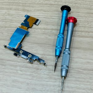 iPhone8Plus ライトニング交換