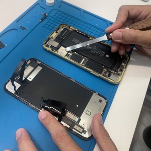 iPhoneXR　液晶交換修理