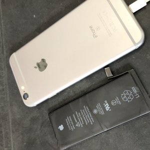 iPhone6S バッテリー交換