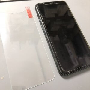 iPhone11pro 強化ガラス永久保証