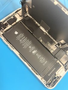 iPhone8 水没点検