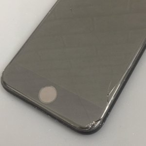 iPhone8 ガラス割れ修理
