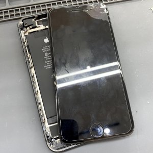 iPhone8 フロントパネル交換