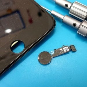 iPhone7plus ホームボタン修理
